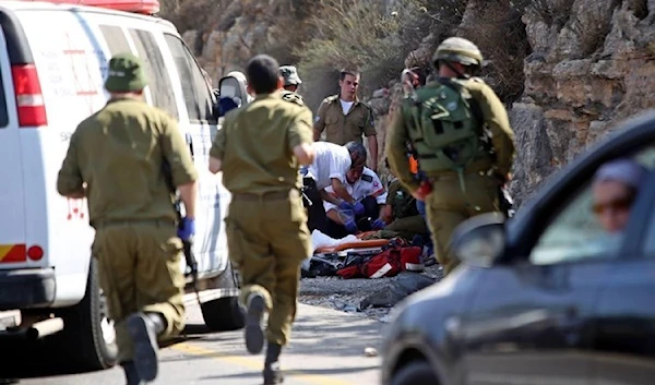 Settler wounded in a shooting attack in Ramallah, IOF storm Al-Aqsa