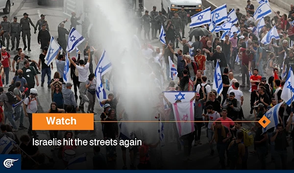 Israelis hit the streets again