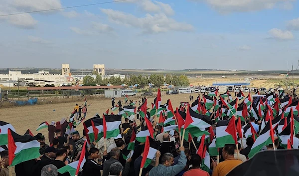 Gazans flock to border in defiance of 'Flag March', IOF injure several