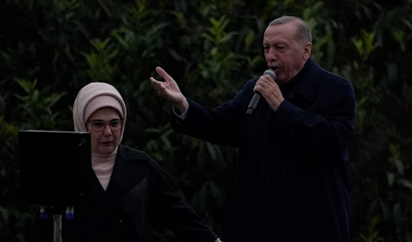 President Recep Tayyip Erdogan delivers a speech to supporters outside his residence in Istanbul, Turkey, Sunday, May 28, 2023 (AP Photo/Francisco Seco)