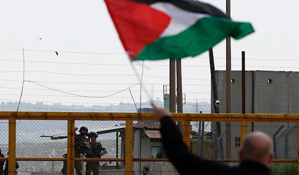 IOF storm section in Al-Naqab prison amid a state of tension: Office