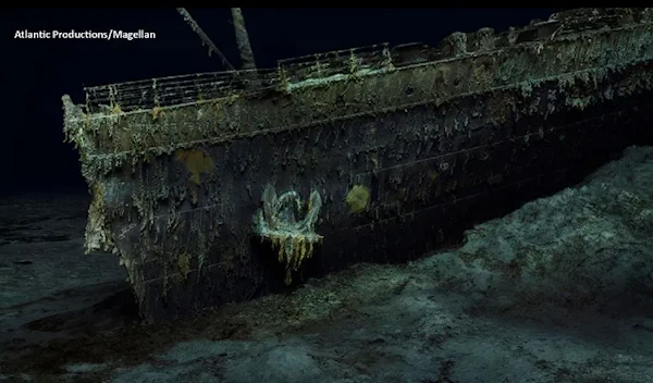 Tourist sub missing on dive to see Titanic