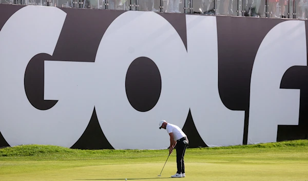 Sam Horsfield lines up at the inaugural LIV Golf Invitational in St. Albans, UK, June 10 2022. (Reuters)