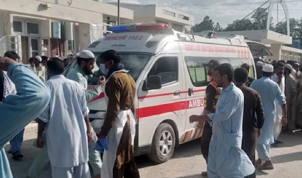 Blast in Pakistan rally kills at least 35