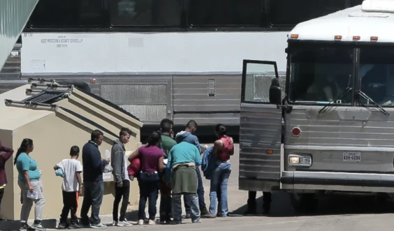 Toddler dies in US on a Texas migrant bus going to Chicago