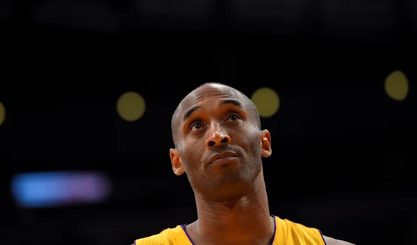 Los Angeles Lakers forward Kobe Bryant looks toward the scoreboard during the second half of an NBA basketball game against the Oklahoma City Thunder, Jan. 8, 2016, in Los Angeles (AP)