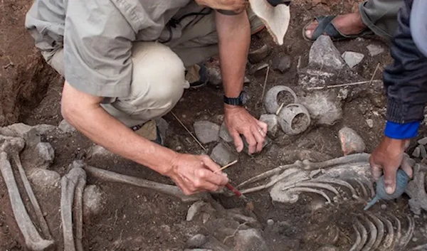 Peru archaeologists unearth 3,000-year-old tomb honoring priest