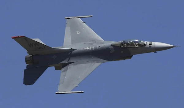 US fighter aircraft F-16 performs aerobatic maneuvers on the last day of Aero India 2019 at Yelahanka in Bangalore, India, February 19, 2019. (AP)