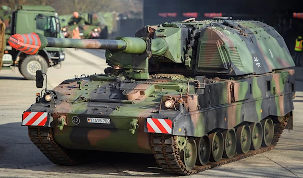 An undated photo of a tank with mounted howitzers (Panzerhaubitze 2000) of the German armed forces Bundeswehr