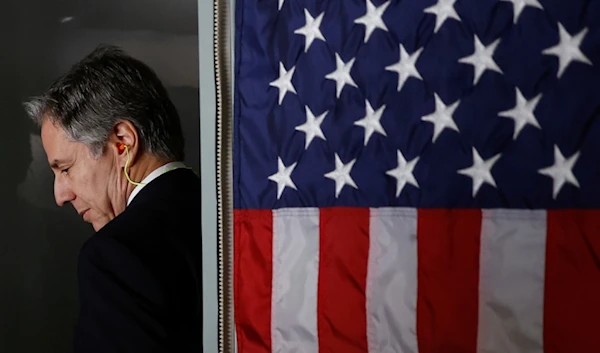 U.S. Secretary of State Antony Blinken boards a plane in "Tel Aviv", Palestine, Jan. 10, 2024, during his week-long trip aimed at calming tensions across the Middle East. (AP)