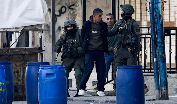 IOF raid al-Far'a refugee camp , confrontations ensue