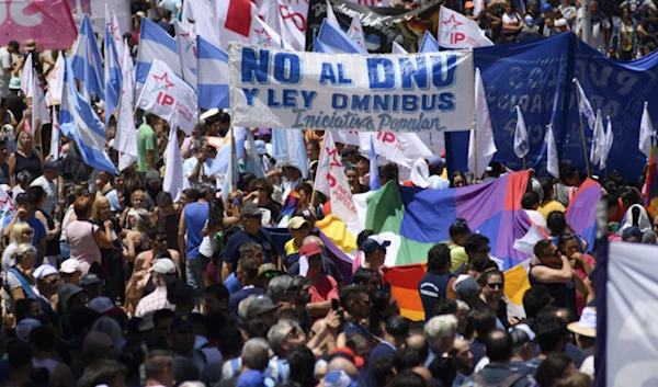 Thousands protest rising hunger in Argentina amid austerity measures