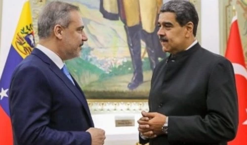 The Venezuelan president received the Turkish FM in the Miraflores palace, Caracas on February 23. (NicolasMaduro)