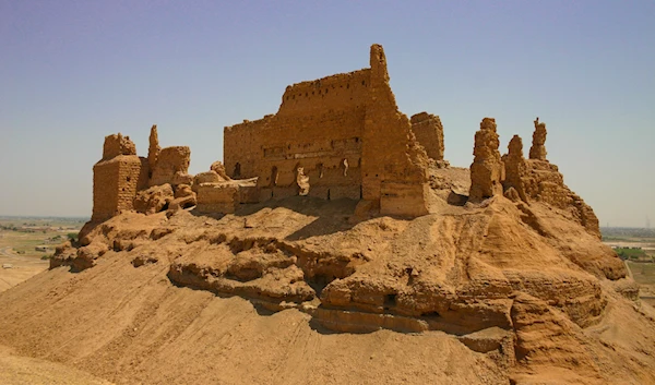 Qal'at Rahbeh as seen from the southwest. The castle is located on the edge of the Euphrates Valley in Syria. (Wikimedia Commons)