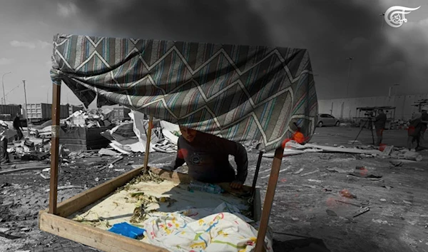 A Palestinian man pushing his produce carriage in the Gaza Envelope (Al Mayadeen English/ Executed by: Hady Dbouq)