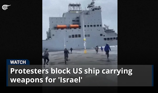 Protesters block US ship carrying weapons for 'Israel'