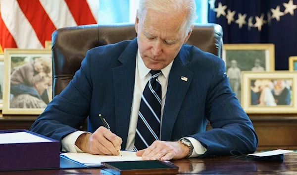 Biden signs bill extension to permit gov. spying on world citizens