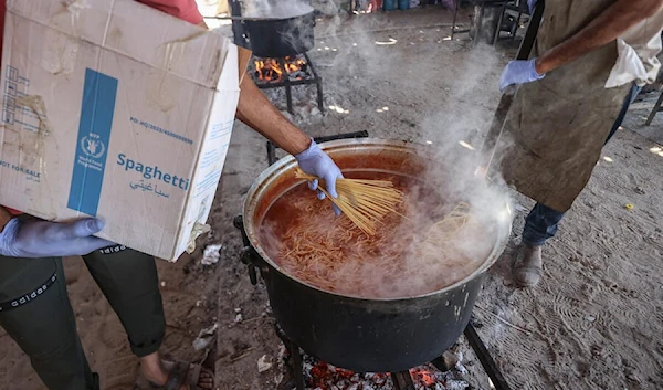 A WFP-backed soup kitchen in Khan Younis - the organization is fast running out of food in Gaza. (WFP)