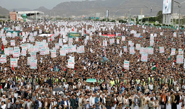 Thousands of Yemenis take part in a rally against the US and 'Israel' and to support Palestinians in the Gaza Strip, in Sanaa, Yemen, April 26, 2024 (AP)