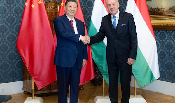 Chinese President Xi Jinping (left) and Hungarian President Tamás Sulyok (right). (@SpokespersonCHN)