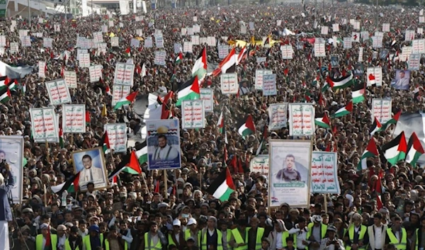 Mass demonstrations in Yemen: 'With Gaza and Lebanon...united as one'