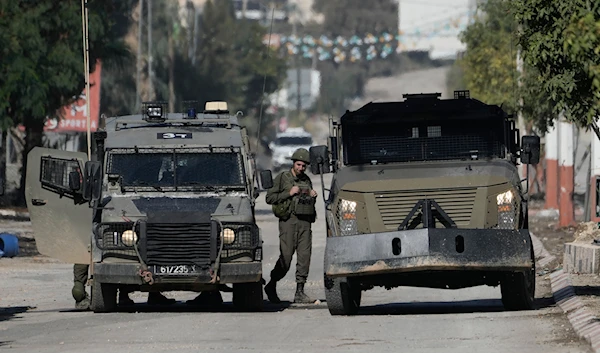 Palestinian resistance confronts IOF in W.Bank, achieving direct hits