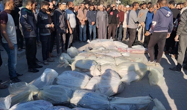 Palestinians mourn the martyrs killed by the Israeli occupation forces in Beit Lahia, north Gaza, November 5, 2024 (Social Media)