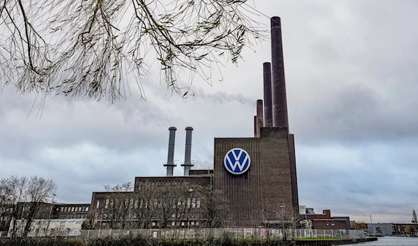 VW deal with union entails 35,000 future job cuts, capacity reductions