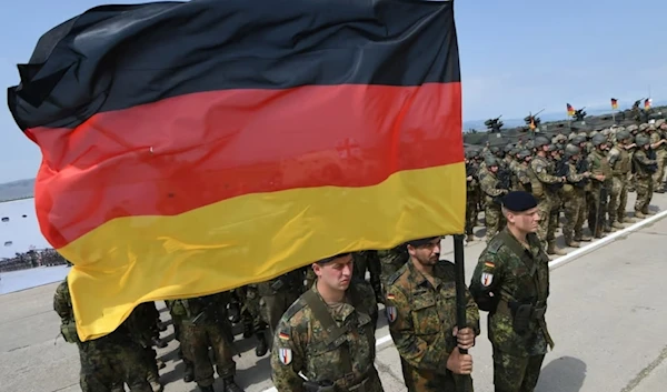 Chief of Bundestag defense committee seeks mobilizing 900,000 Germans