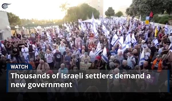 Thousands of Israeli settlers demand a new government