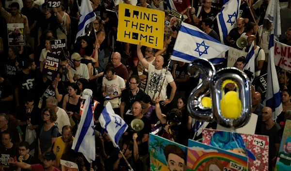 Israeli captives' families call for overthrowing Netanyahu