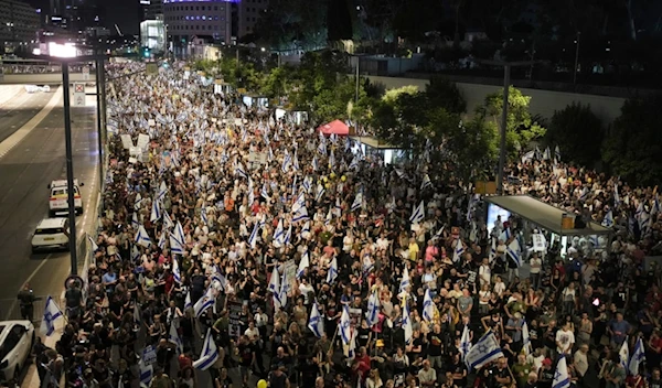 Israeli protesters demand prisoners deal, early elections