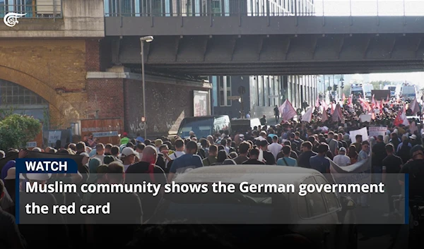 Muslim community shows the German government the red card