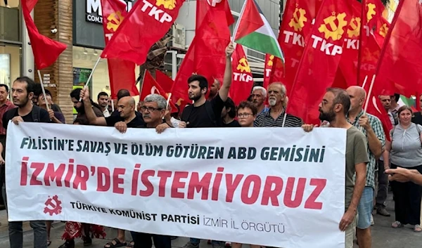 Turkish citizens protest against the docking of an American ship, expressing solidarity with Palestinians on September, 2, 2024. (@tkpinter / X)