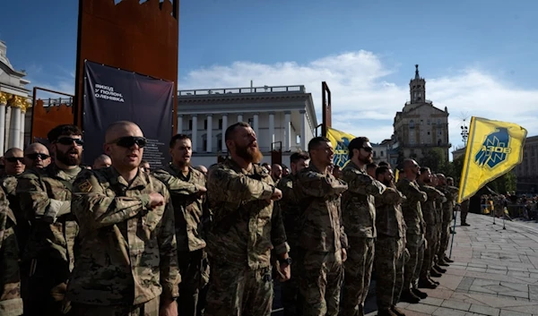 Ukraine's infamous Azov Battalion to recruit English-speaking soldiers